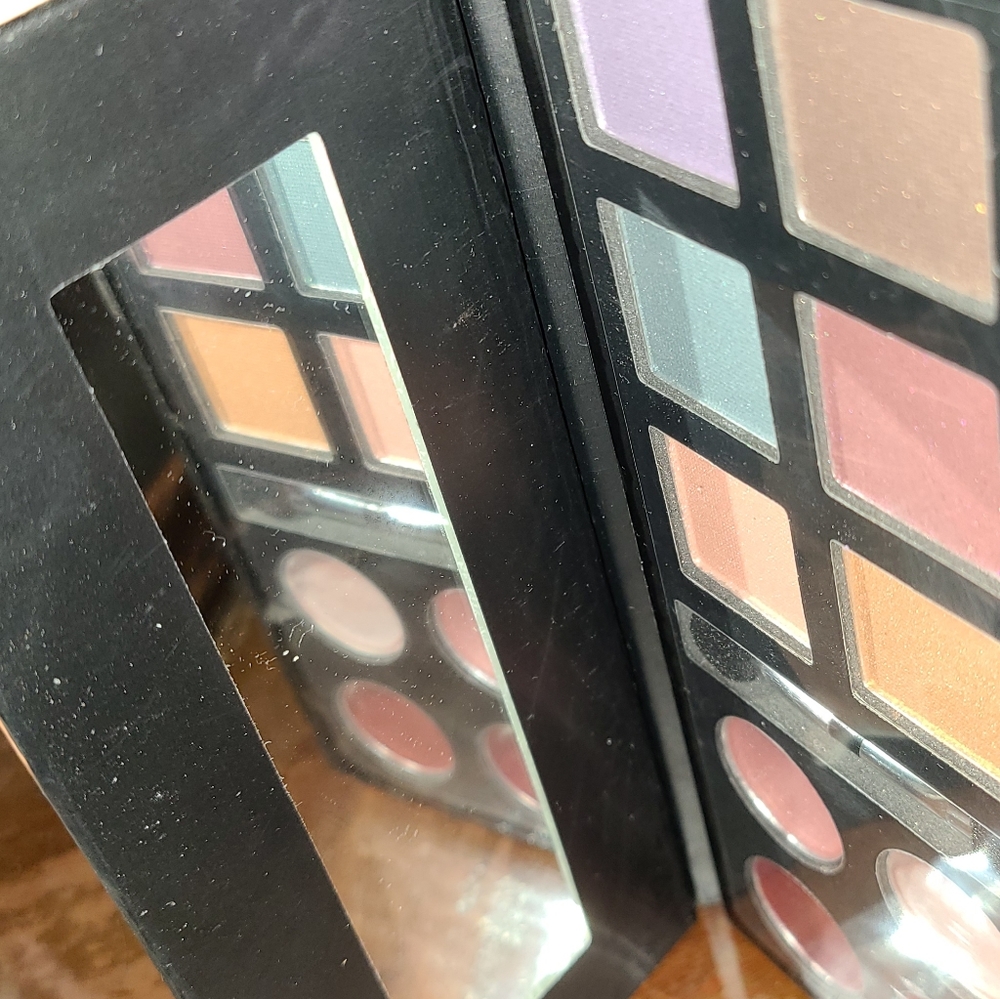 Eye &lip color pallette